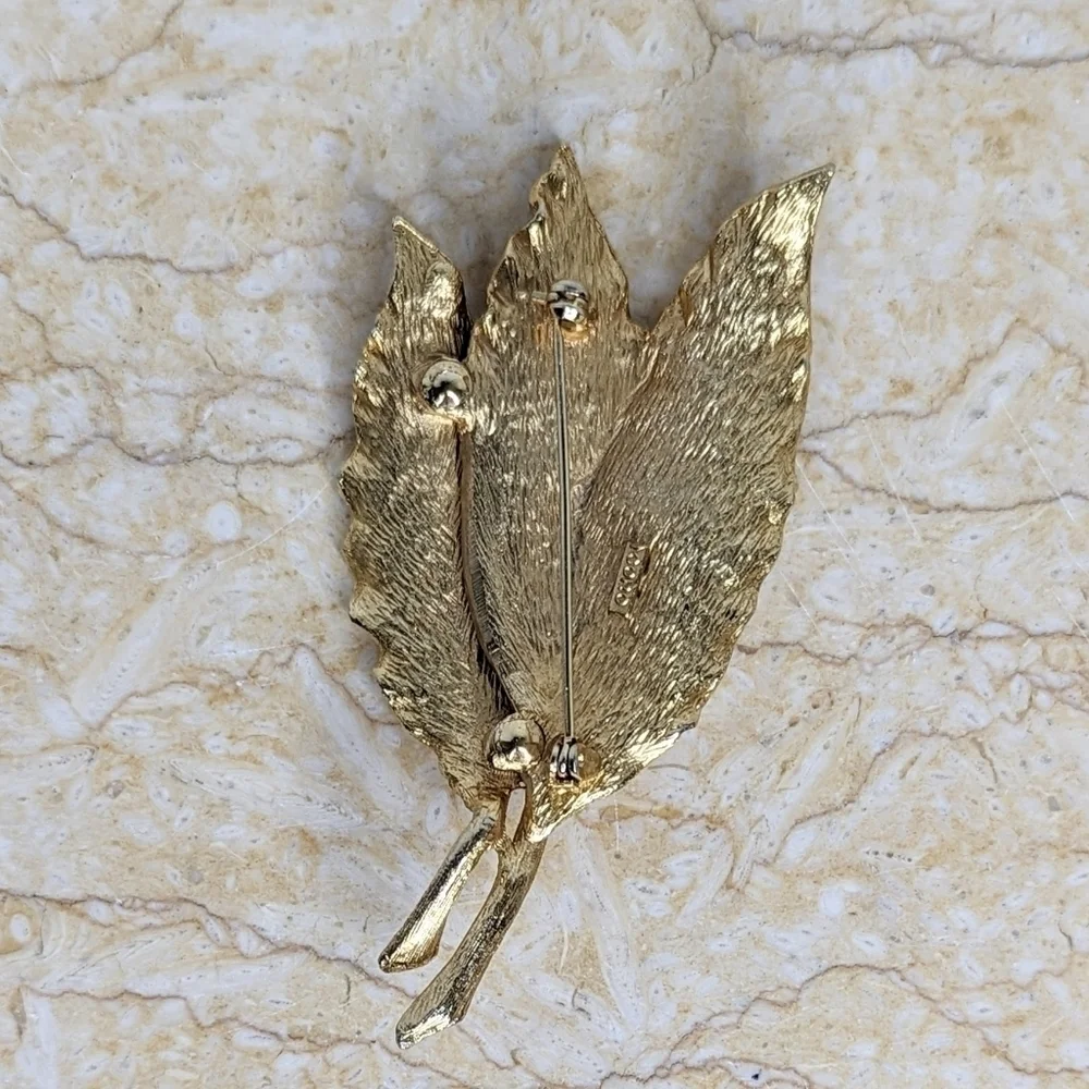 Vintage Coro 3 Leaf Textured Gold Tone Signed Brooch Pin